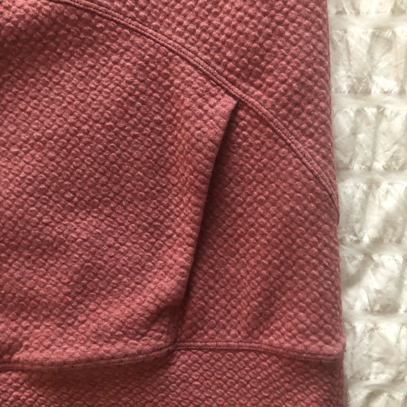 Lululemon pink crew neck - Picture 5 of 5
